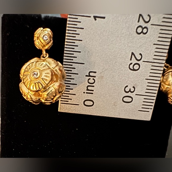 Elizabeth & James Gold Earrings - Picture 5 of 5